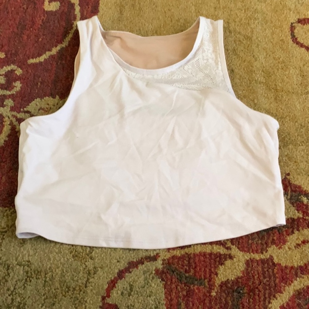 Athleta Conscious Crop